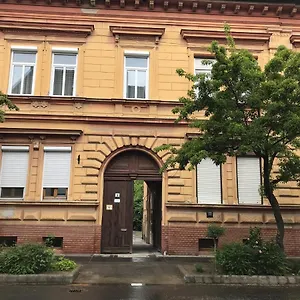 ellenőrizze a rendelkezésre állást